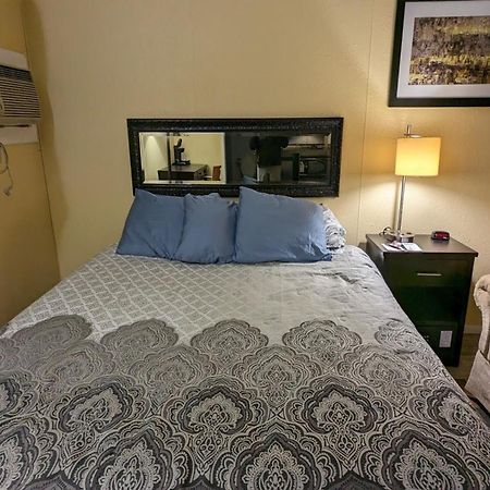 Colonial Inn Extended Stay By Oyo New Ulm Exterior foto