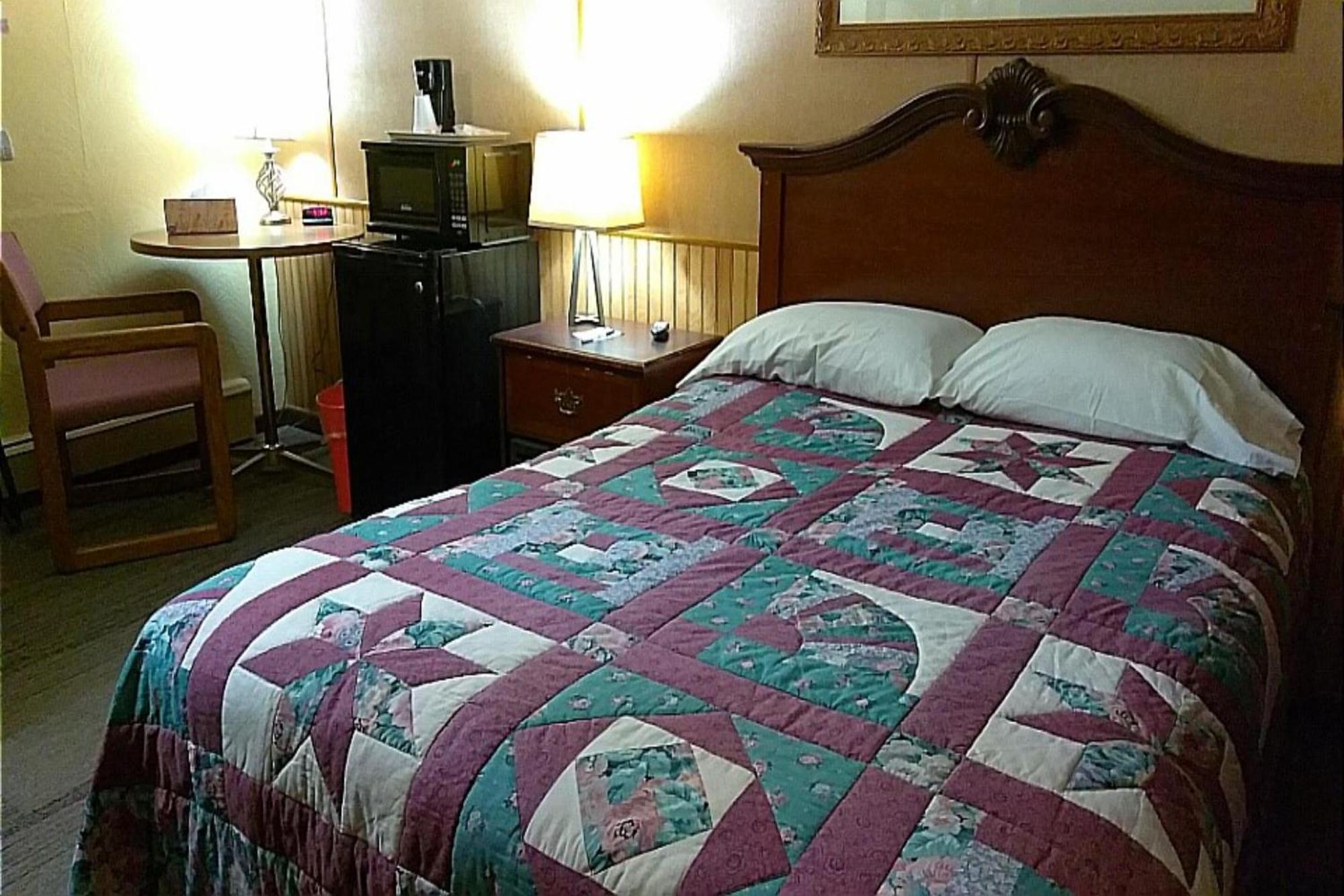 Colonial Inn Extended Stay By Oyo New Ulm Exterior foto