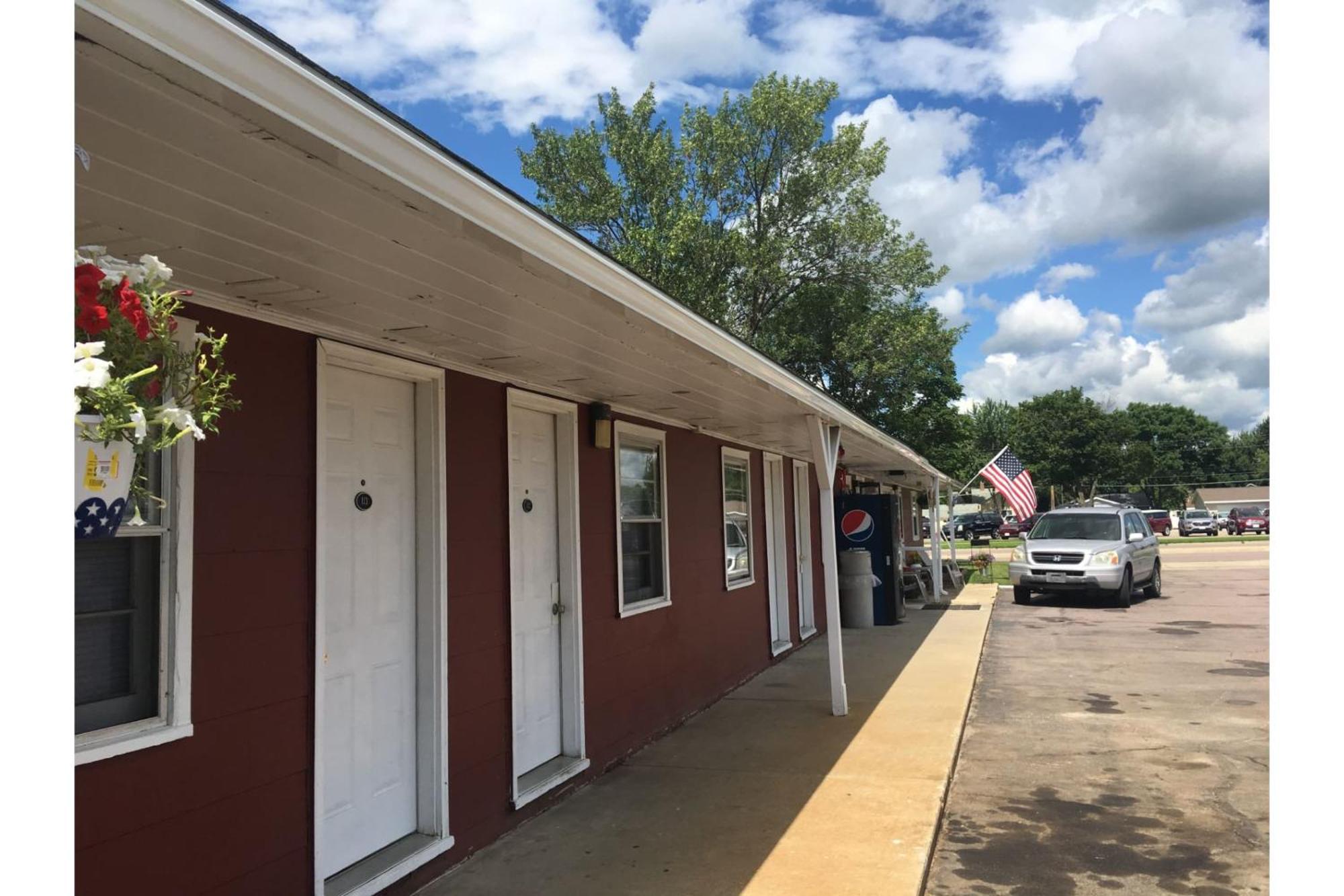 Colonial Inn Extended Stay By Oyo New Ulm Exterior foto