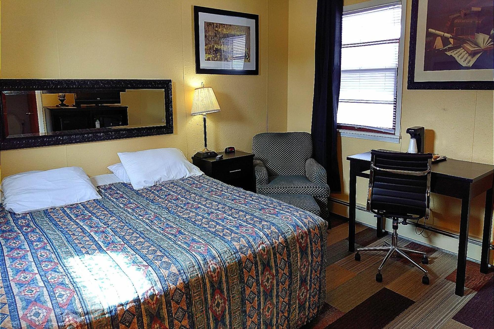Colonial Inn Extended Stay By Oyo New Ulm Exterior foto
